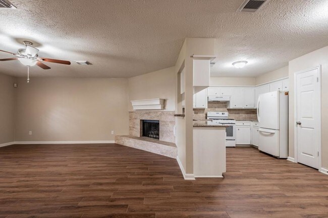 Foto del edificio - 1007 Cascade Creek Dr