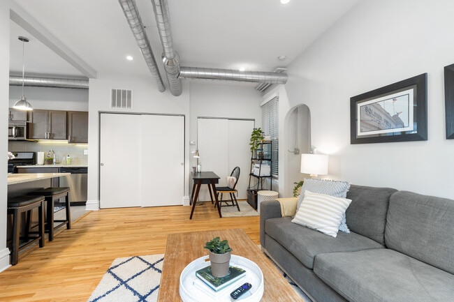 Foto del edificio - 846 W Sheridan Rd