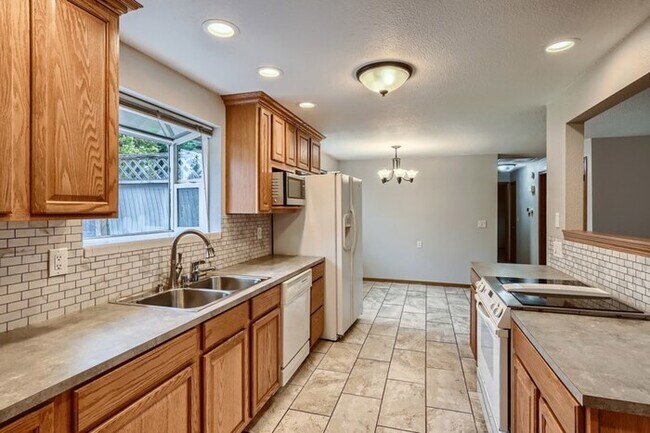Building Photo - 13108 107th Ave Ct E, Puyallup, WA, 98374