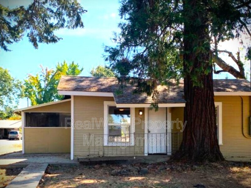 Primary Photo - 1465 Fruitdale Dr