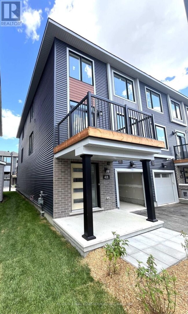 Building Photo - 418 Silverberry Private