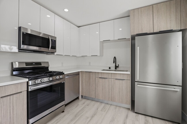 UNIT 2 - available on 5/10 - 2034 Garth Avenue