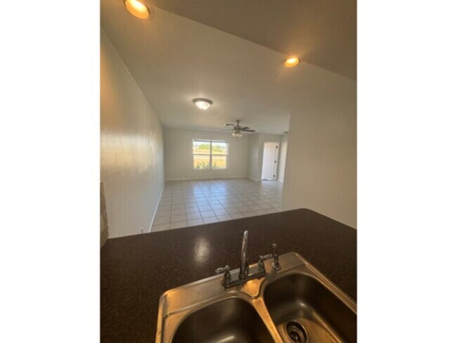 Foto del edificio - 3 Bedroom Available now! Lawn Care Included.