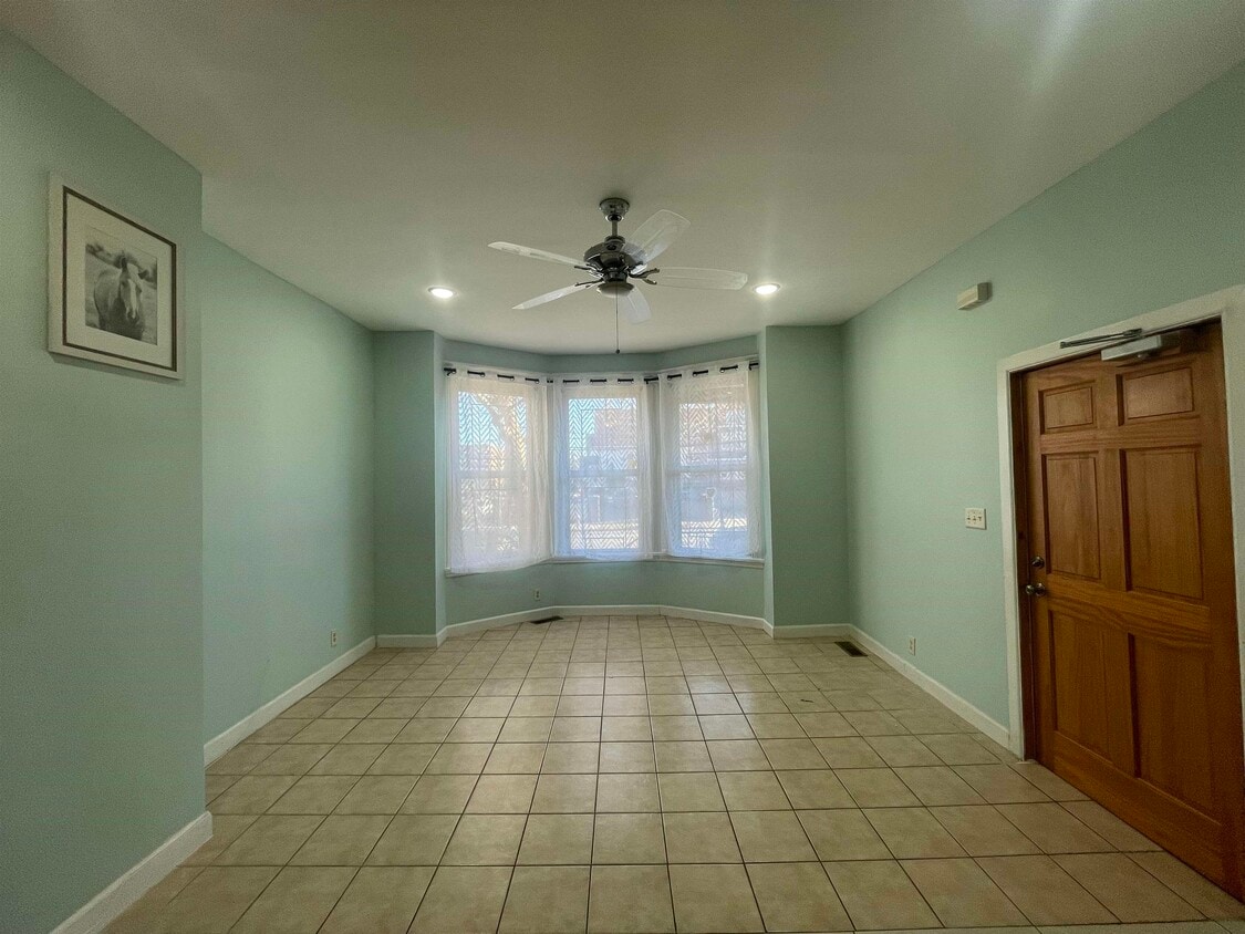 Foto principal - 1971 John F. Kennedy Blvd