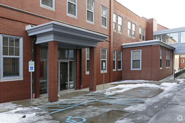 Foto del edificio - Christopher A. Smith Terrace Senior Living