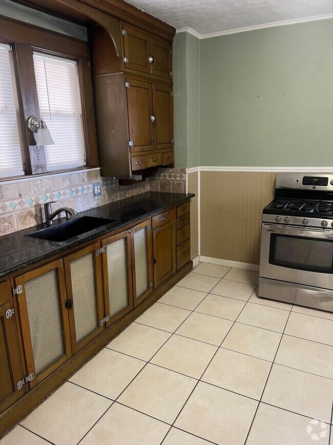 Apartments for rent in Southbridge MA with Hardwood Floors 2 Rentals