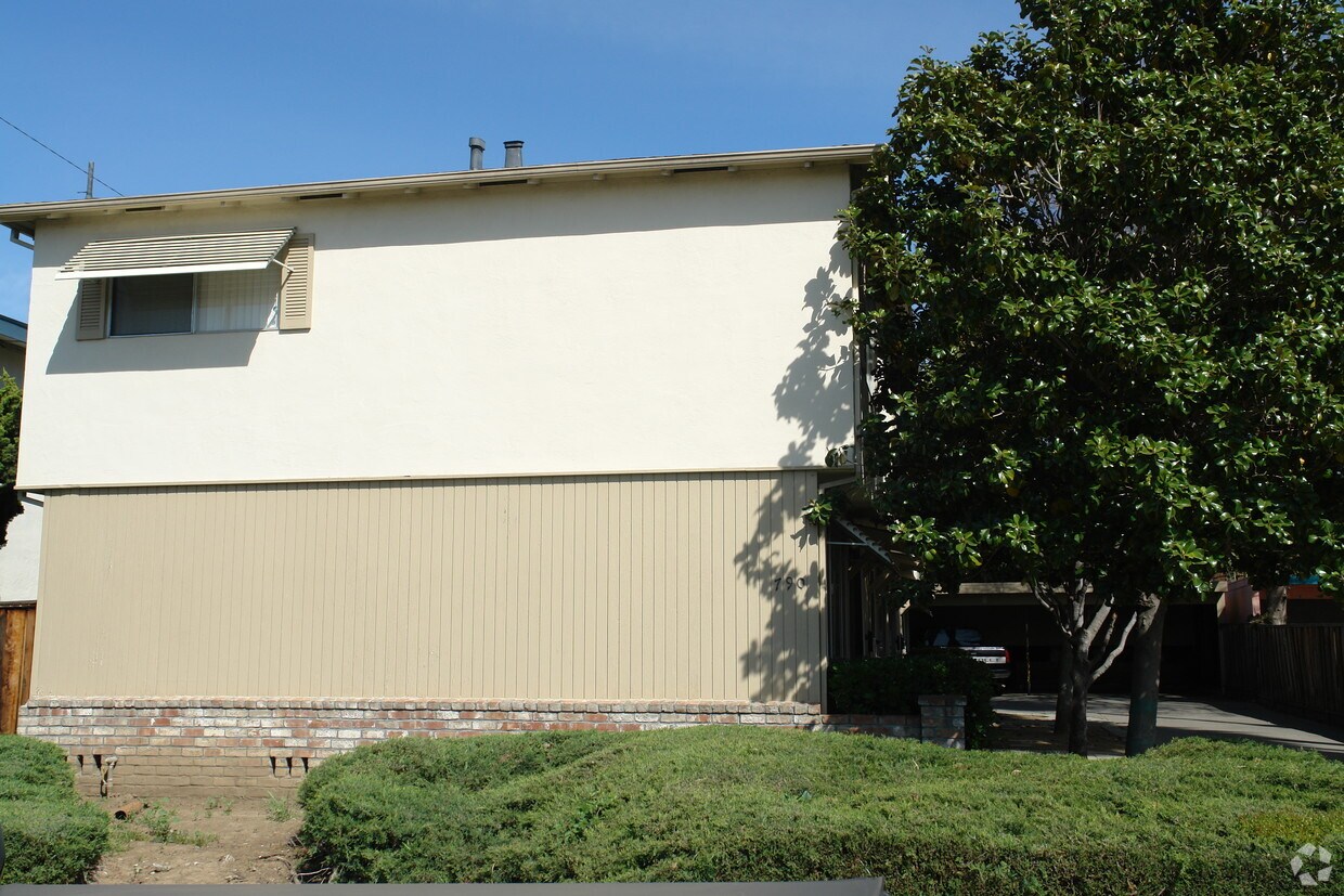 Building Photo - 790 Teresi Ct