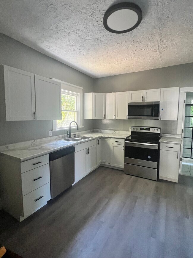 Photo - Superior House