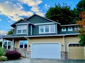 Building Photo - 8419 143rd Ct NE