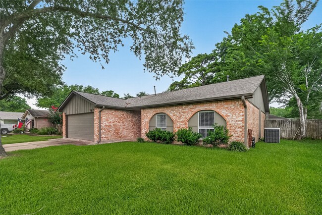 Building Photo - 16451 Cavendish Dr