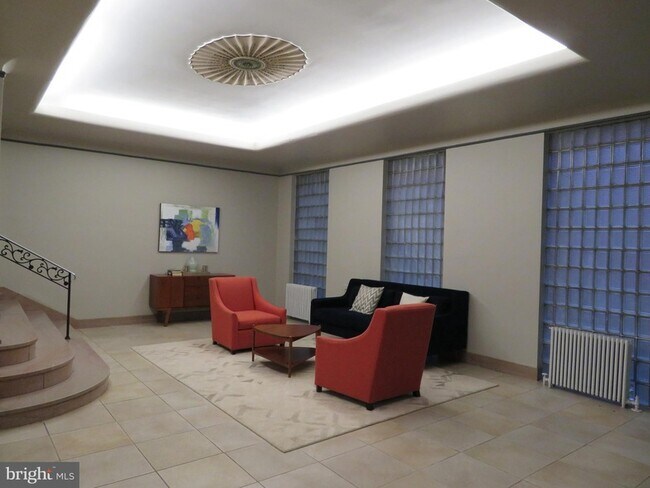 Foto del edificio - 3925 Davis Pl NW