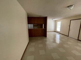 Building Photo - 46458 N Cherry St