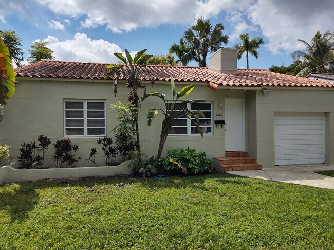 Building Photo - 4648 SW 12th St