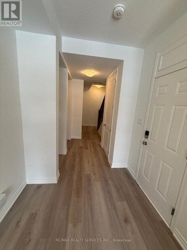 Photo du bâtiment - 75 Vinewood Cres