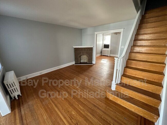 Building Photo - 104 W Spencer Ave