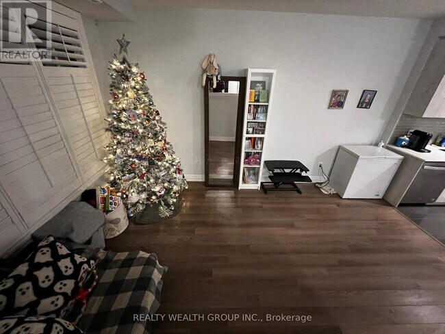 Building Photo - 665 Cricklewood Dr.