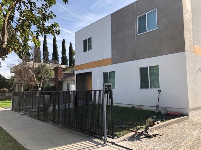 Foto del edificio - 14228 Sylvan St