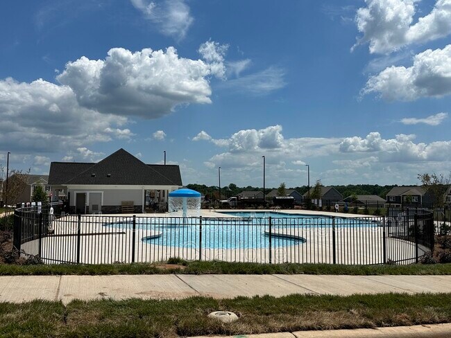 Foto del edificio - 3504 Hackberry Blvd
