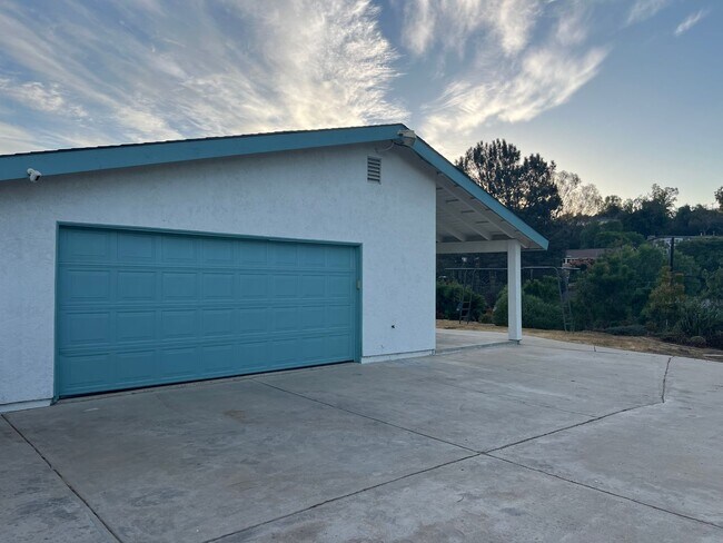 Foto del edificio - 3 bedroom 2 bath house for rent