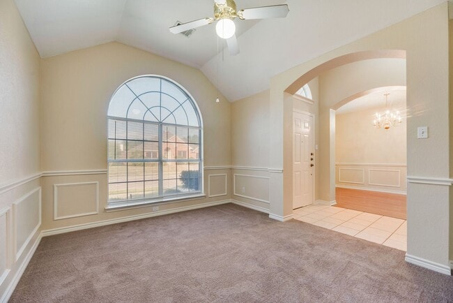 Building Photo - Move in ready Lewisville Home