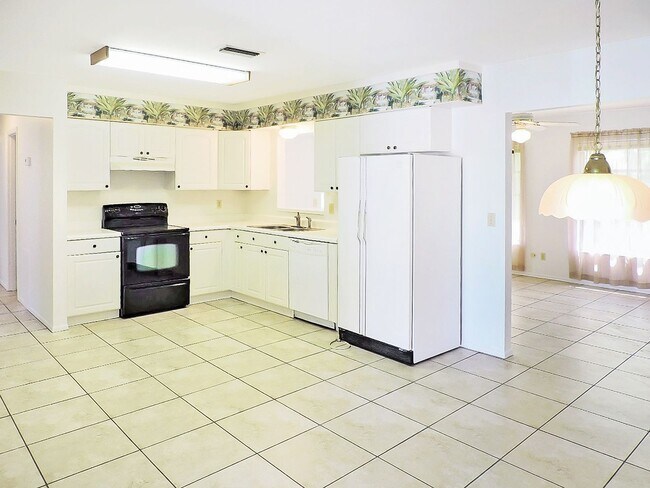 Foto del edificio - East Gate Annual Home for Rent