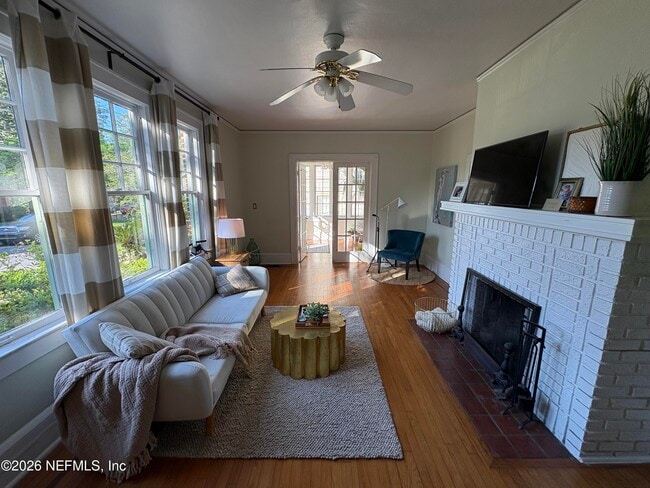 Foto del edificio - 3681 Hedrick St