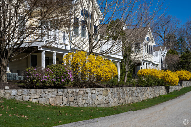 Building Photo - Salisbury Hill