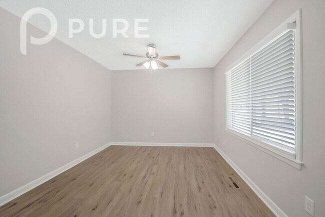 Foto del edificio - 2811 Wyeth Ave