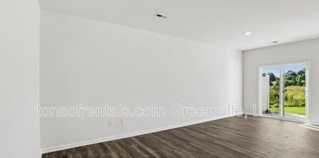 Building Photo - 777 Embark Cir