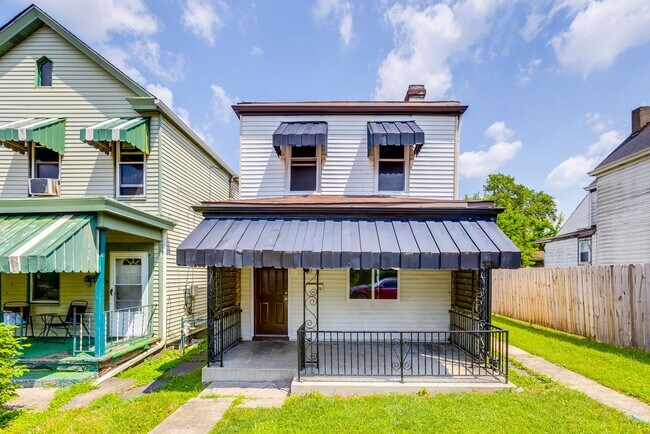 Foto del edificio - AVAILABLE NOW - Updated 3+ Bedroom Home w/...