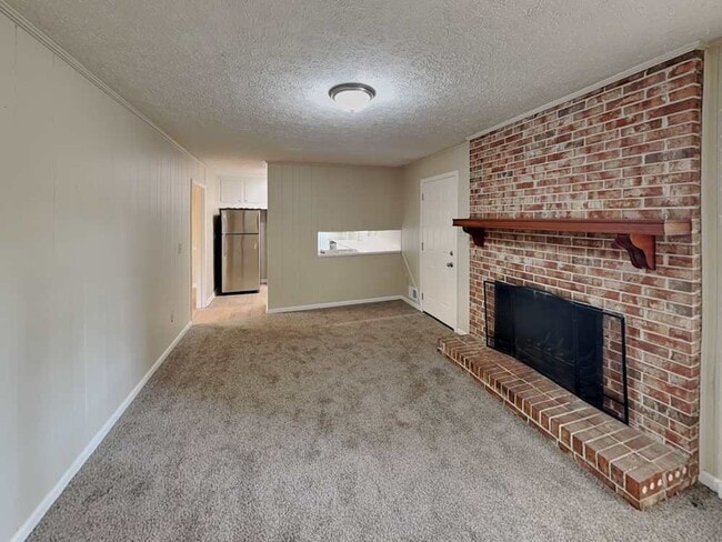 Foto del edificio - 5676 Crestwood Dr SW