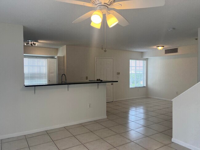 Foto del edificio - 1733 Village Blvd