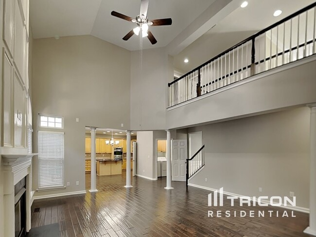 Building Photo - 15510 Robsart Ct