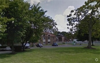 Building Photo - 1801 N Broadway St