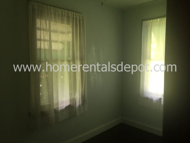 Building Photo - Cute 2/1 in the heart of St. Cloud, $1,400...
