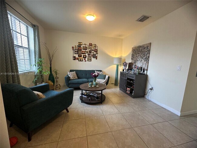 Foto del edificio - 15112 SW 116th St