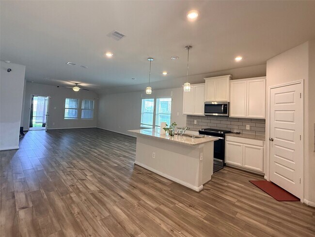 Foto del edificio - 3914 Dry Creek Dr