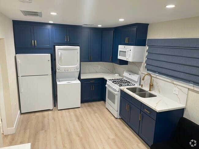 Building Photo - 13552 Cantara St
