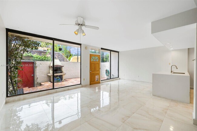 Foto del edificio - 3192 Bird Ave