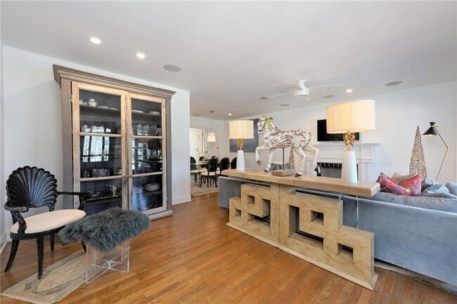 Foto del edificio - 3212 Kerbey Ln
