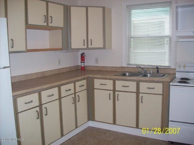 Foto del edificio - 617 Fullwood St