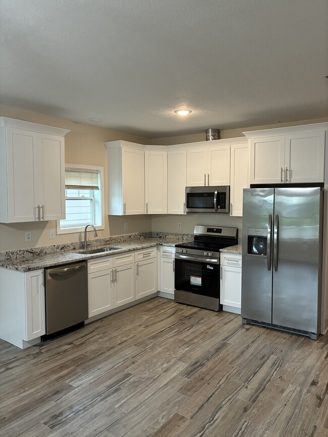 Building Photo - 103 Old Spanish Trail