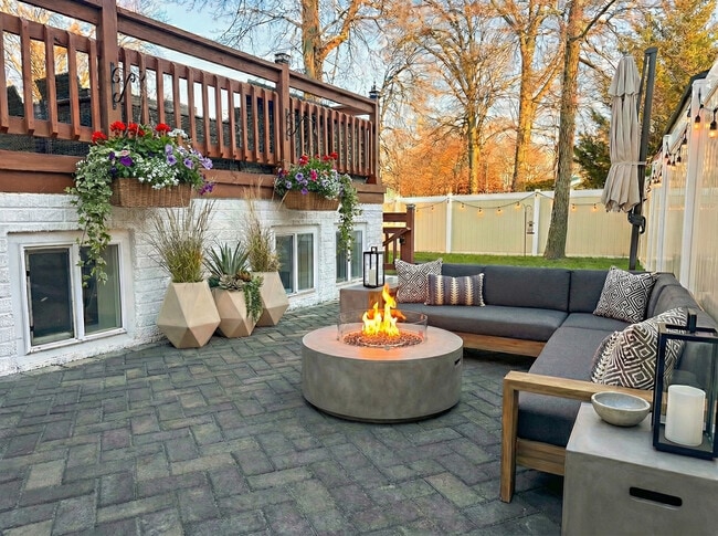 Private fenced backyard - perfect for pets and outdoor relaxation - 6471 Grommet Dr