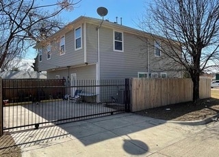 Building Photo - 2001 S Jennings Ave