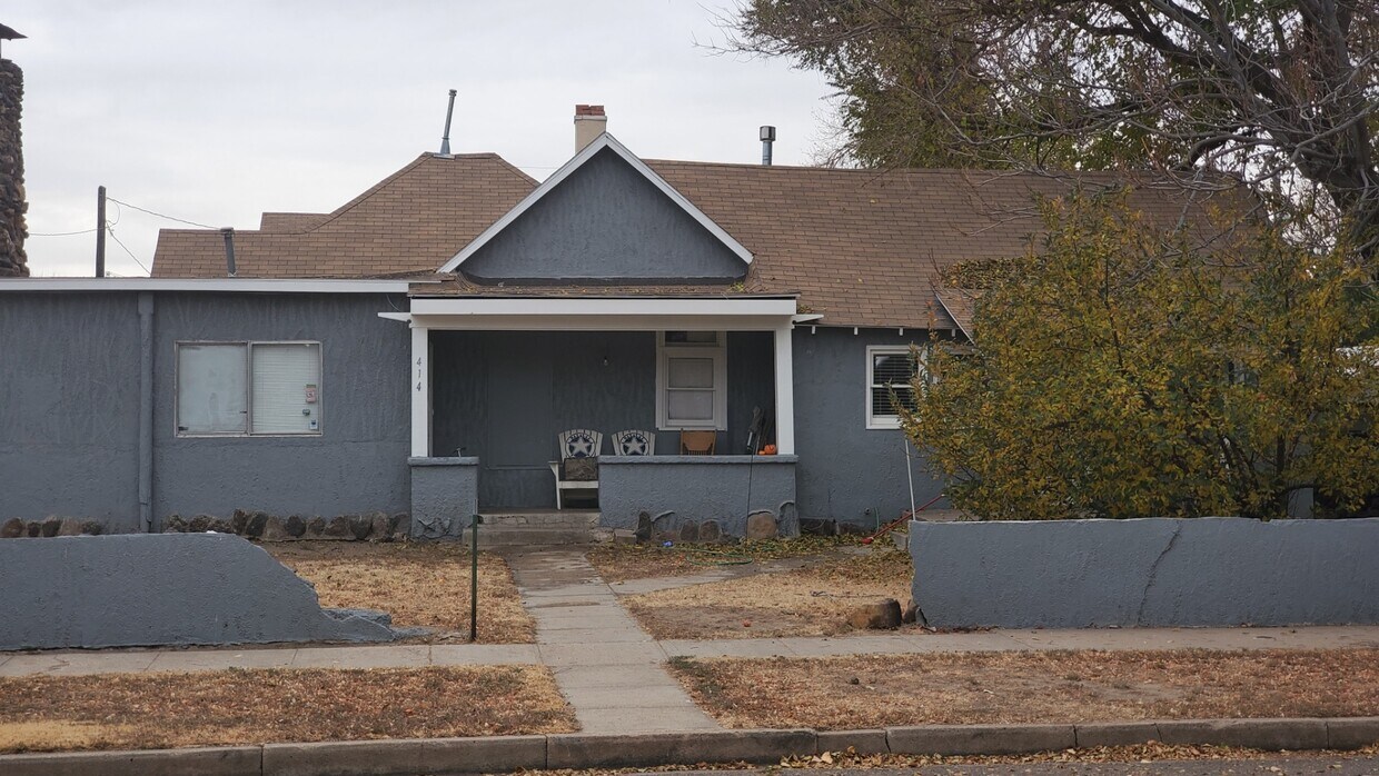 412 E Parmenter St, Lamar, CO 81052 Townhome Rentals in Lamar CO