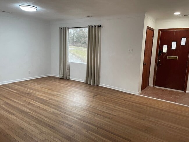 Photo - 10023 St Clair Ave Apartment