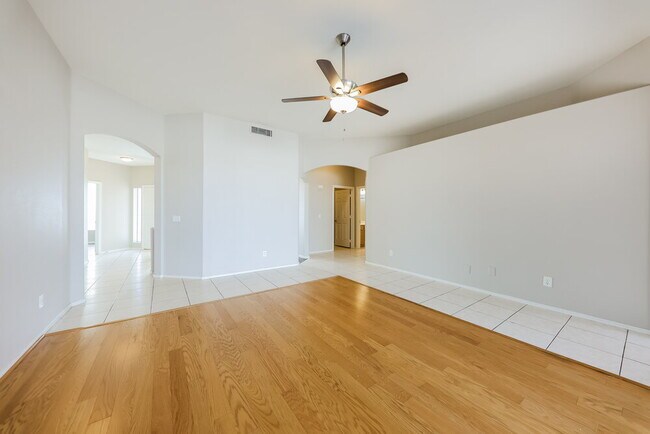 Foto del edificio - 17930 N 115th Dr