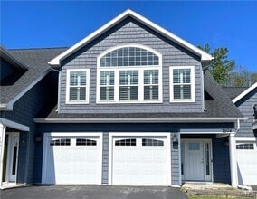 Building Photo - 7504 Birdsong Ln