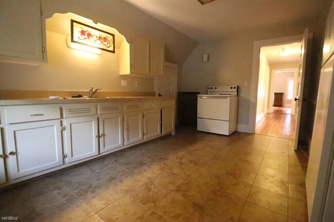 Foto del edificio - 2 br, 1 bath  - 262 Lake Ave # 3