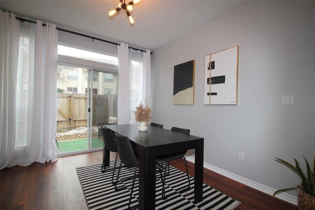 Foto del edificio - 12221 Abbey Glen Ln